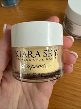 Kiara Sky Dip powder “Main Squeeze”